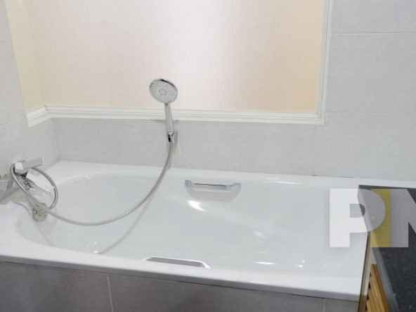 bathtub in KBZ Tower Yangon