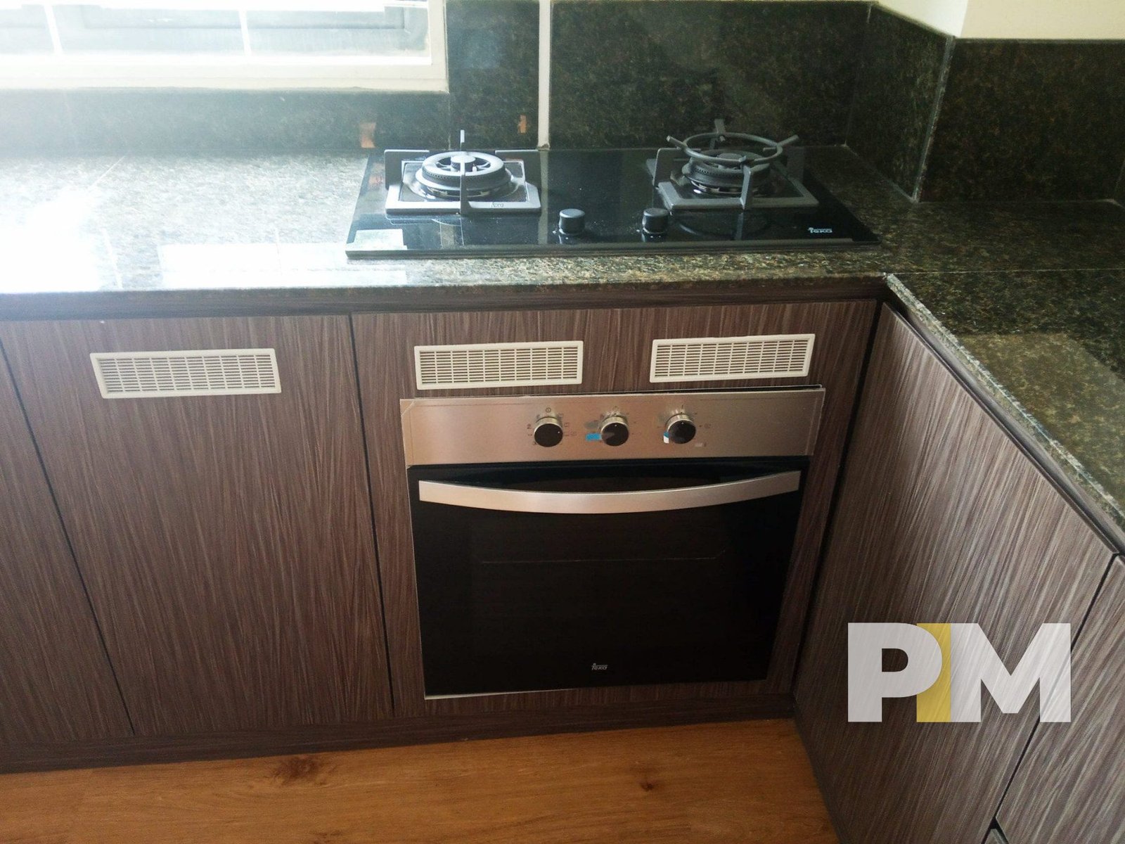 oven in apartment for rent in sanchaung