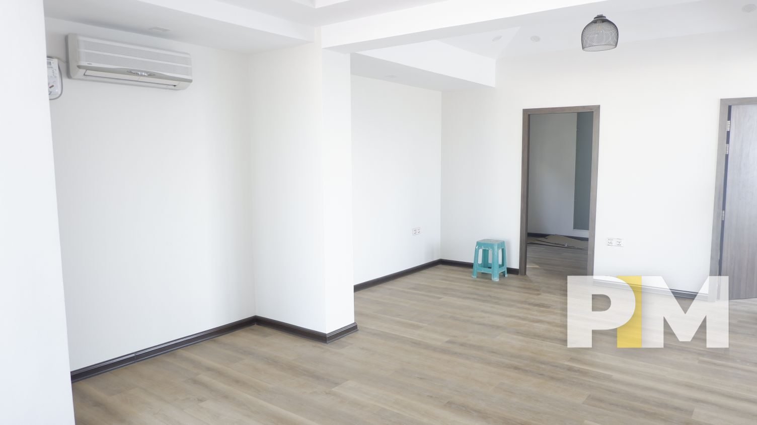 penthouse for rent in sanchaung