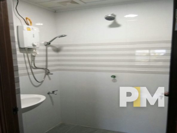 shower in penthouse in myanmar