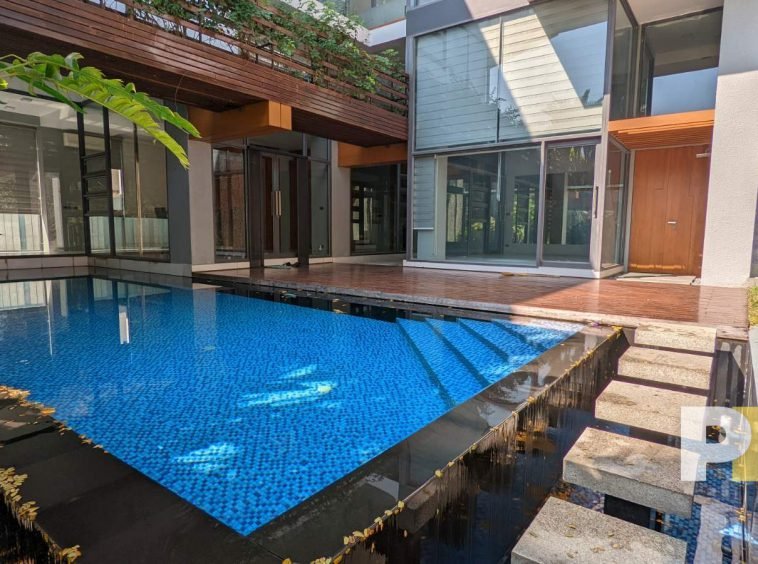 Swimming pool in house for rent in yangon
