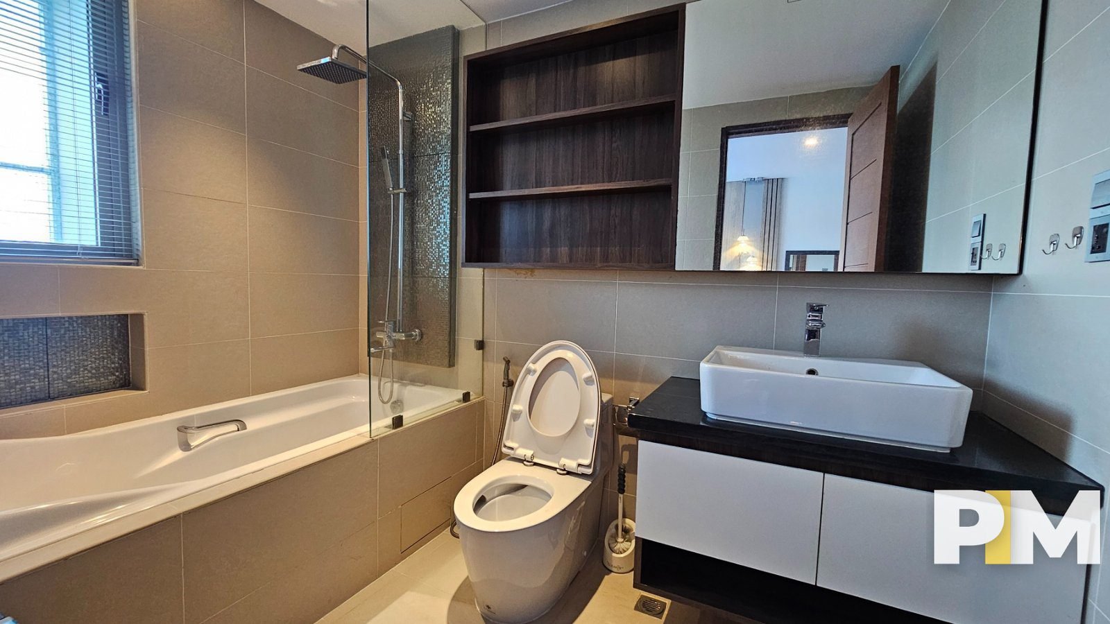 Sanchaung Condo for rent in Yangon Bathroom