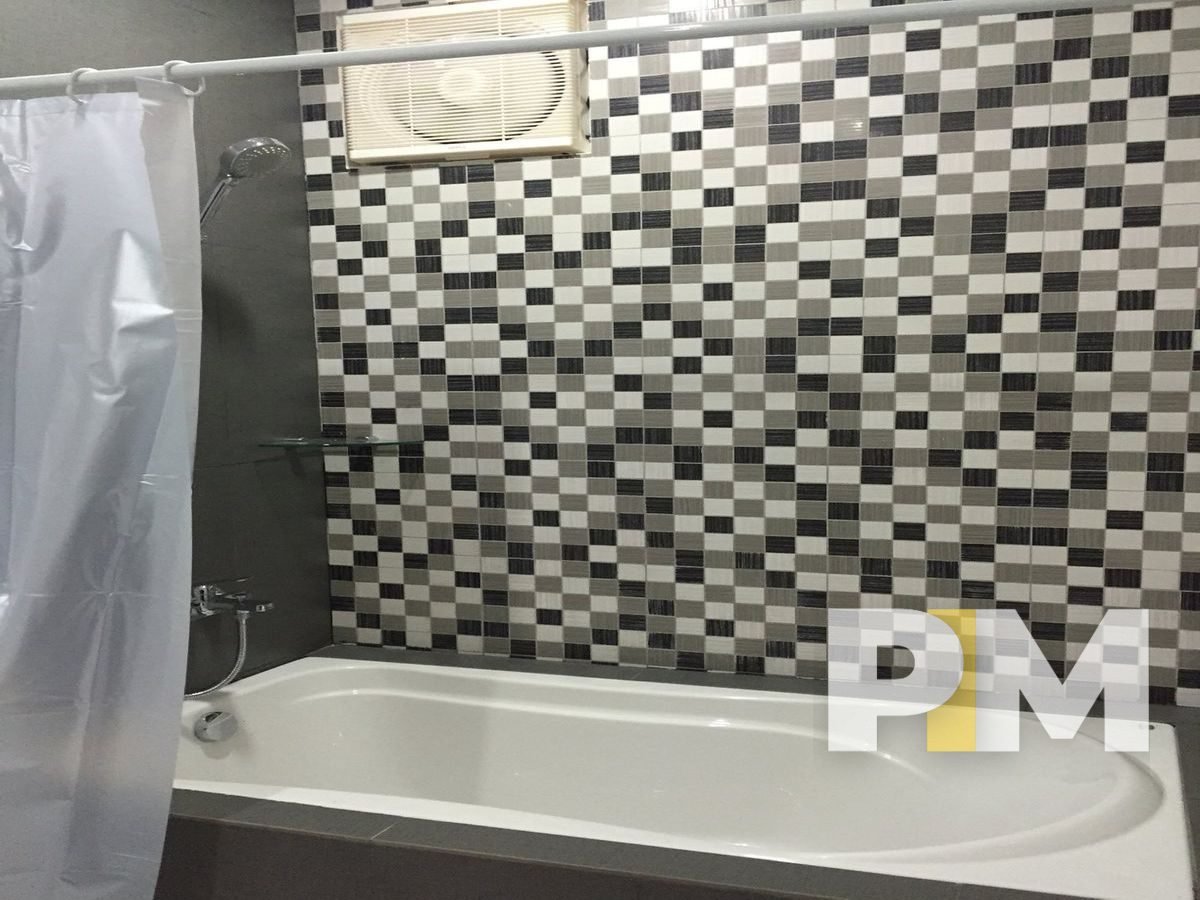 bathtub in apartment for rent in yangon