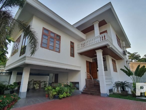 four bed house in Golden Valley