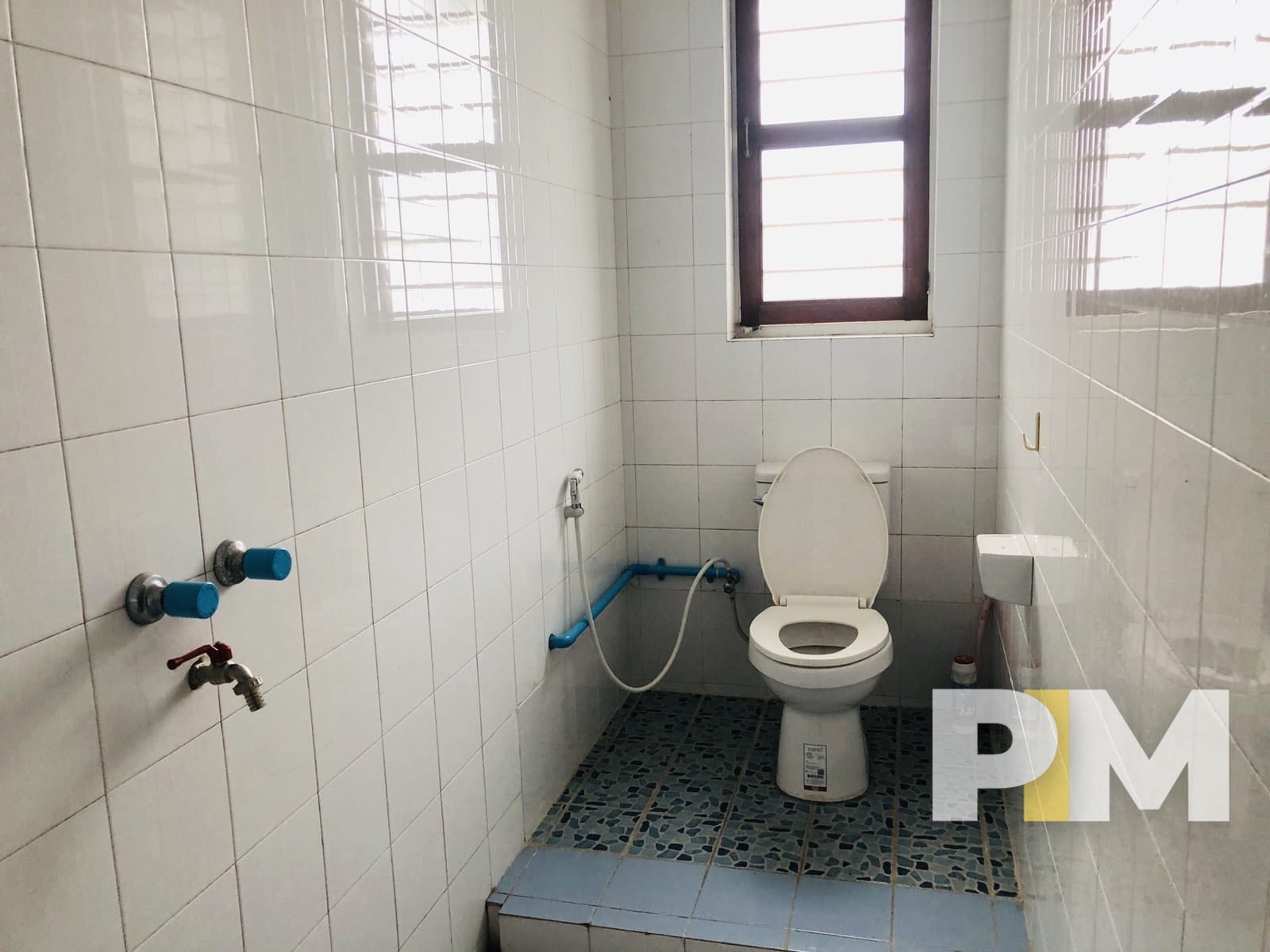 toilet - house for rent in golden valley