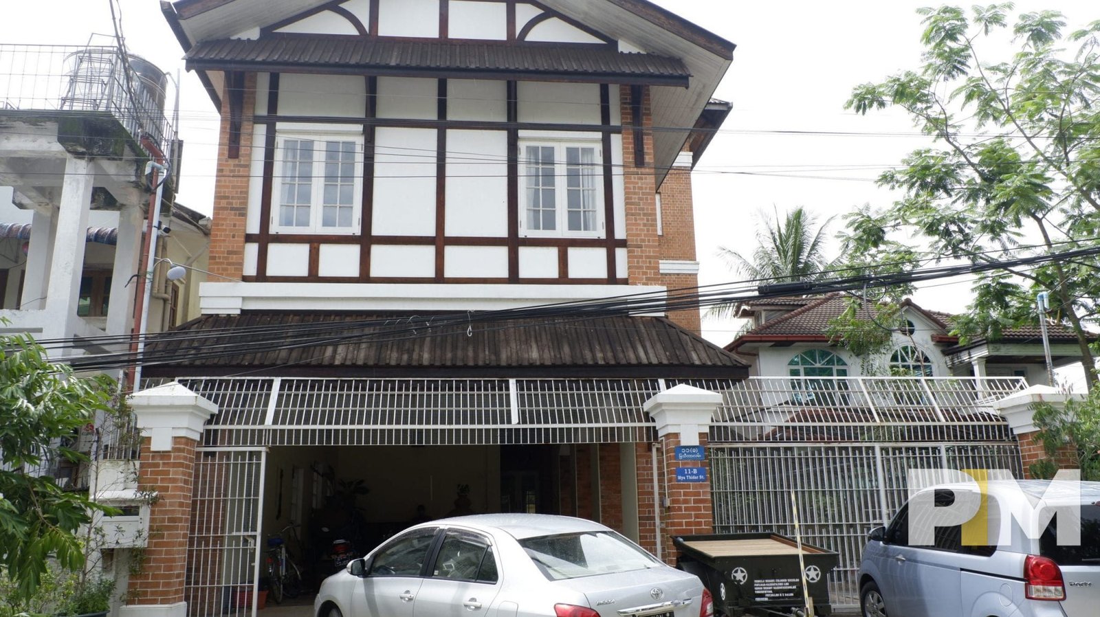Front view with car parking - house for rent in Yankin