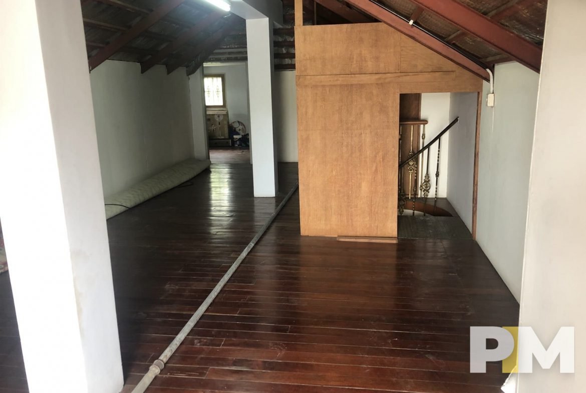 attic - house for rent in Kamayut