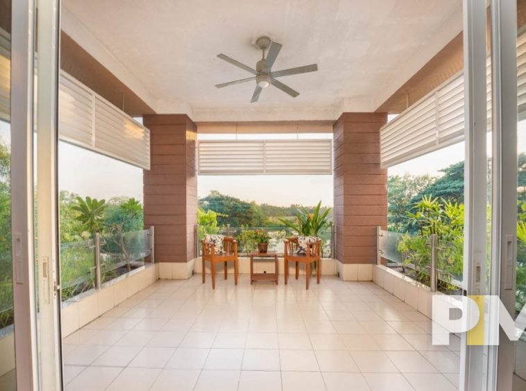 balcony with ceiling fan - property in Yangon