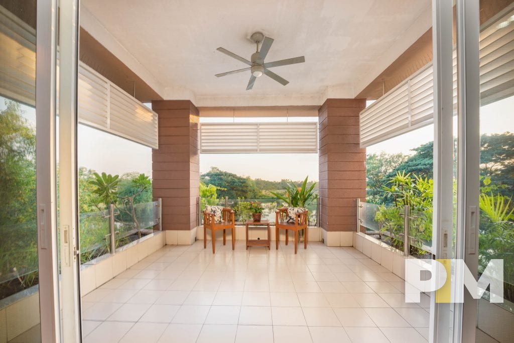 balcony with ceiling fan - property in Yangon