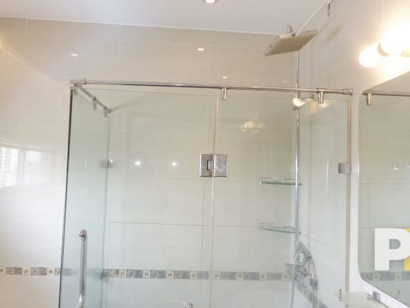 bathroom with tub - Real Estate in Yangon