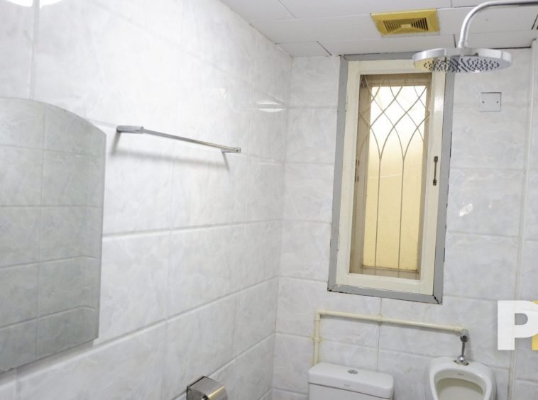 bathroom with tub - properties in Yangon