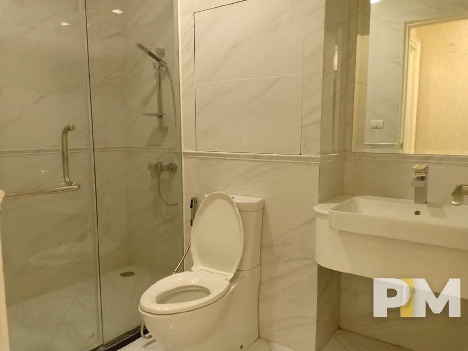 bathroom with tub - properties in Yangon