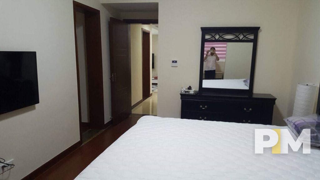 bedroom with TV - condo for rent in Yankin