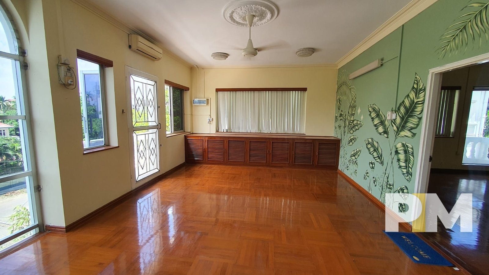 bedroom with air conditioning - House for rent in Yankin