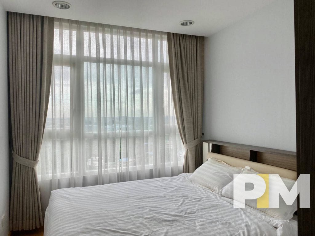 bedroom with bed and mattress - Condo for rent in Hlaing