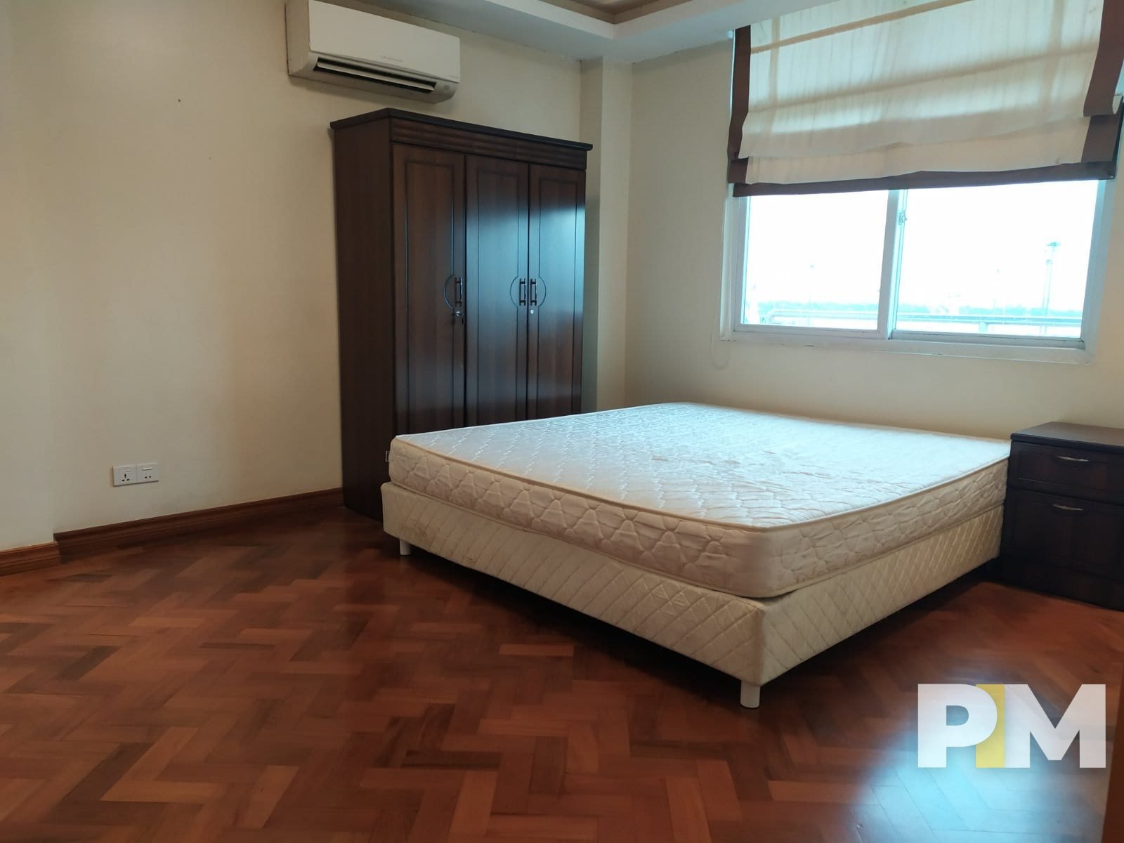 bedroom with bed and mattress - property in Yangon