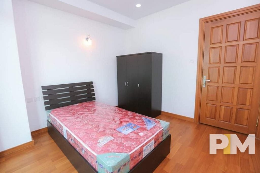 bedroom with wardrobe - Real Estate in Yangon