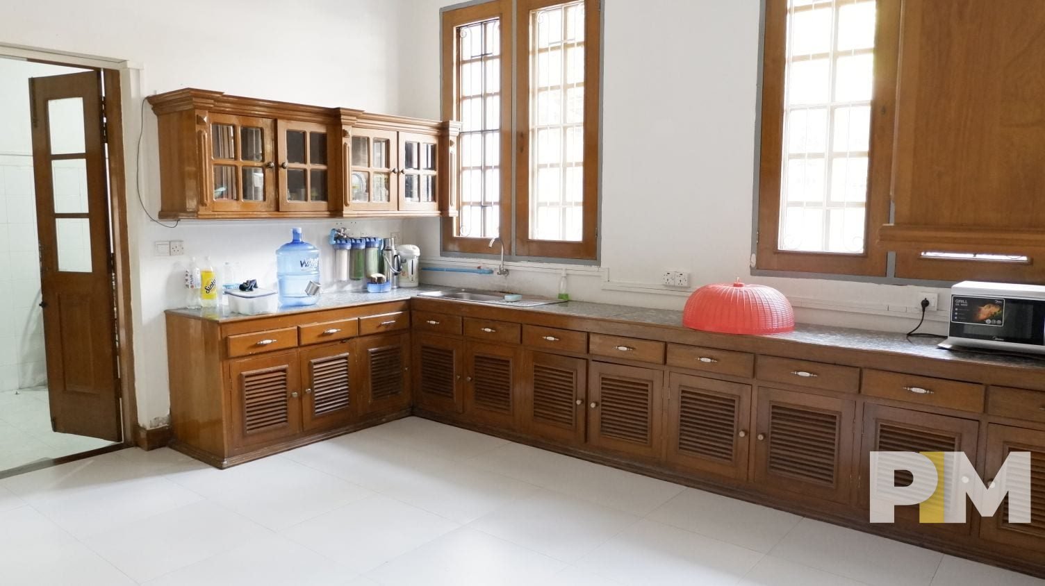 kitchen with oven - property in Yangon