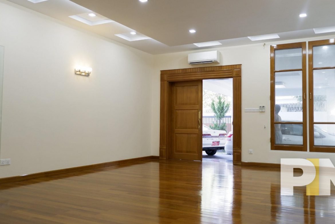 living room with air conditioning - Real Estate in Yangon