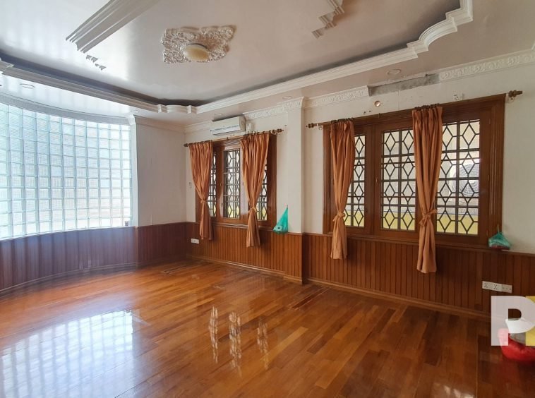 living room with good lighting - House for rent in Yankin