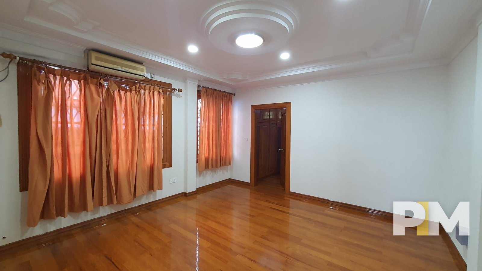 room with air conditioning - House for rent in Yankin