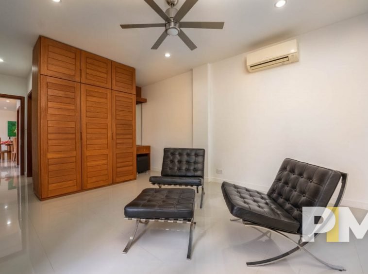 room with air conditioning - Real Estate in Myanmar