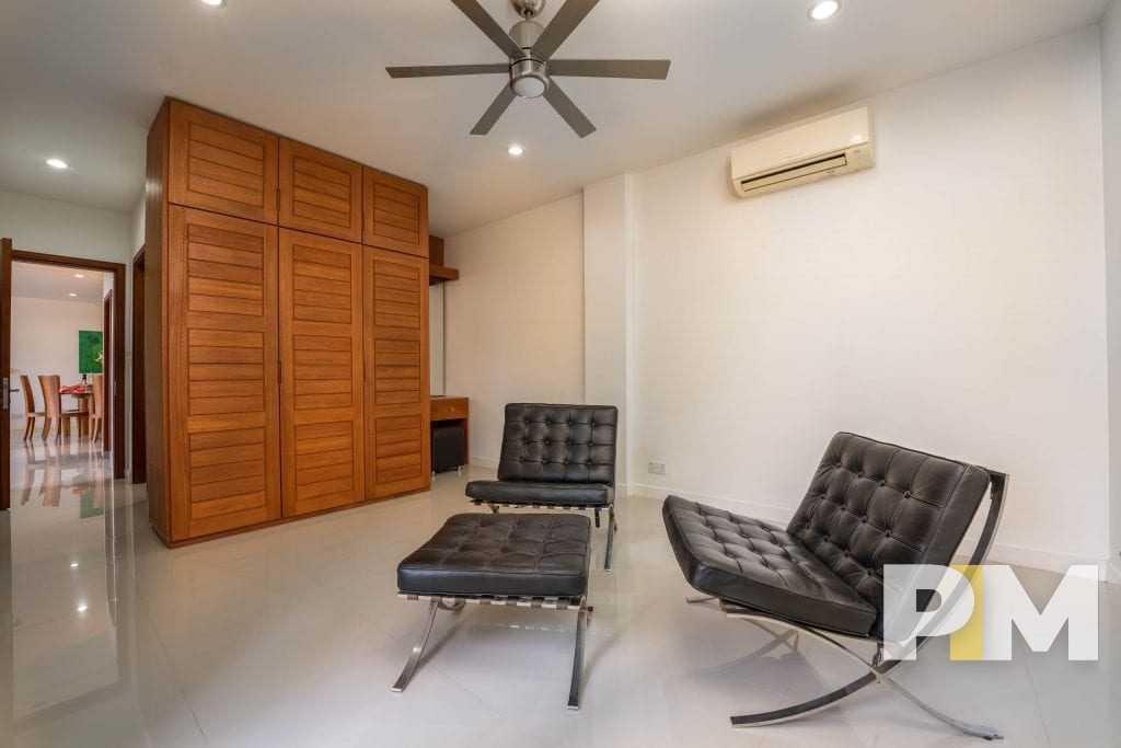 room with air conditioning - Real Estate in Myanmar