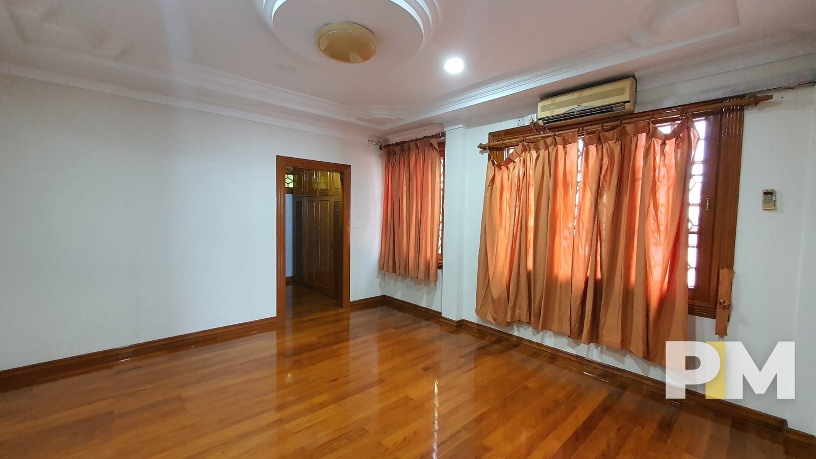 room with air conditioning - Real Estate in Yangon