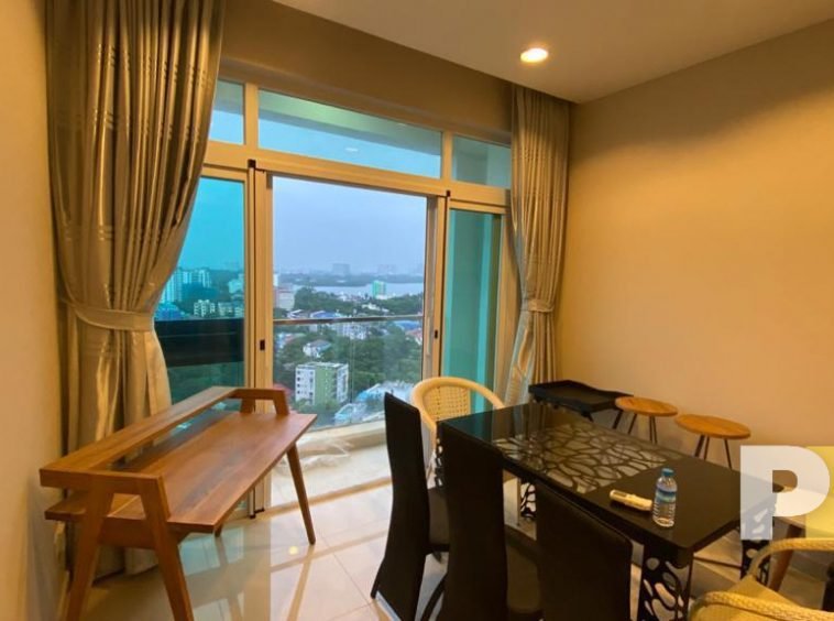 room with balcony - Real Estate in Yangon