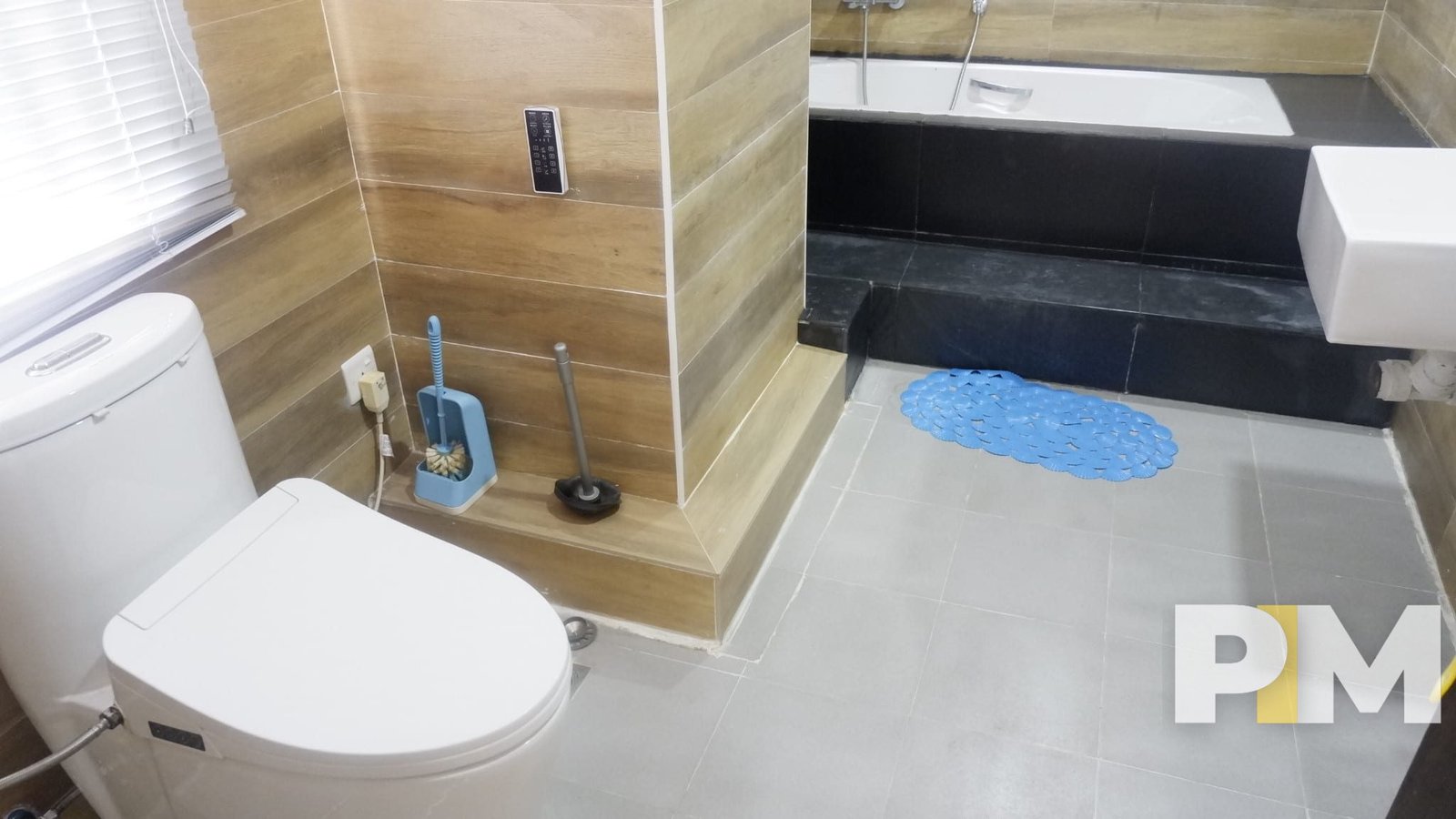 bathroom with bathtub - Myanmar Property