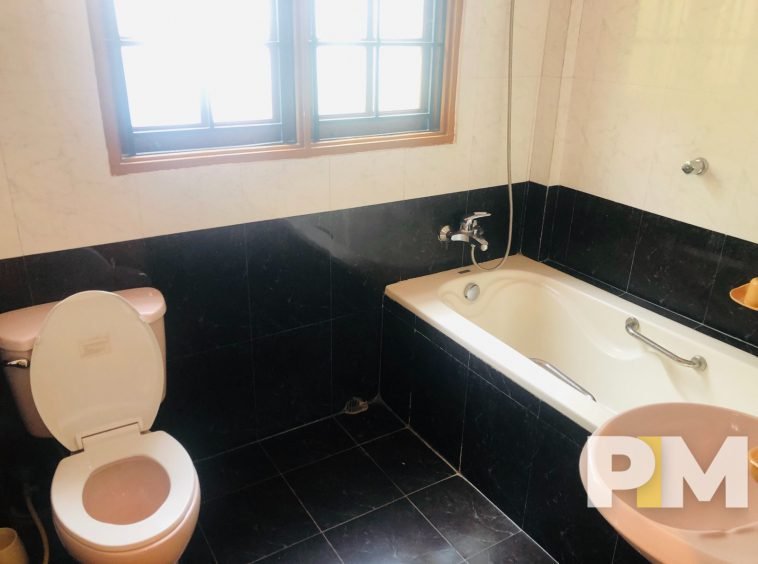 bathroom with bathtub - Rent in Yangon