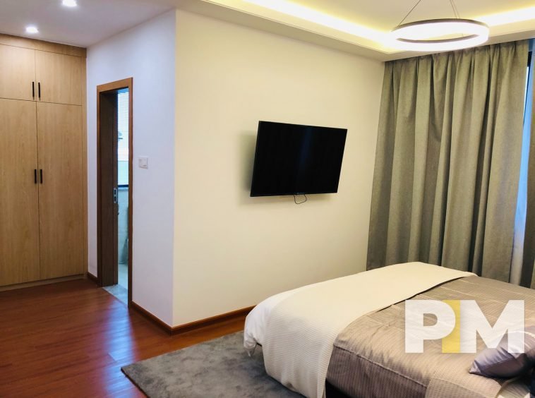 bedroom with TV - Condo for rent in Yankin