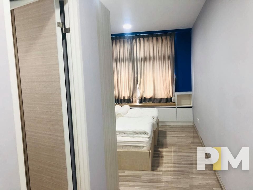 bedroom with curtains - Condo for rent in Bahan