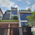 front view with entrance gate - house for rent in Bahan