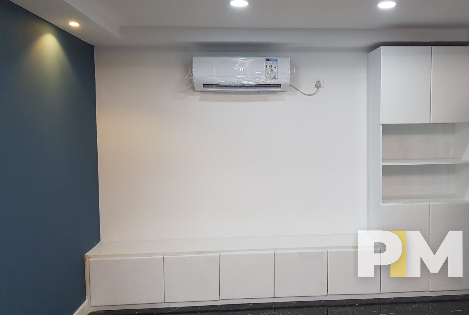 room with air conditioner - Rent in Yangon