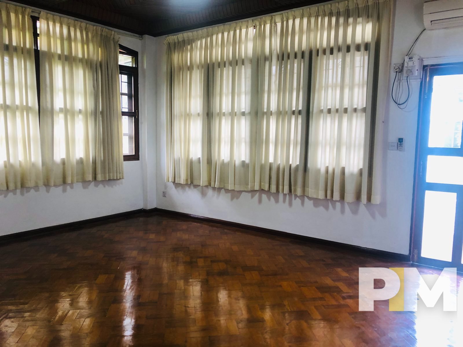 room with curtains - Real Estate in Myanmar