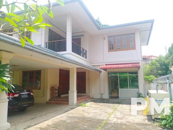House compound - House for rent in Yankin