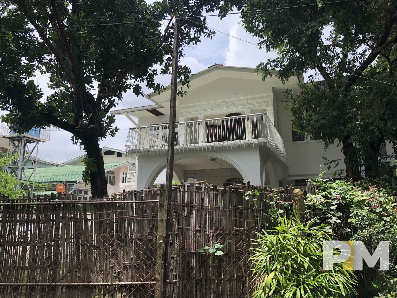 House for rent in Mayangone suitable for office