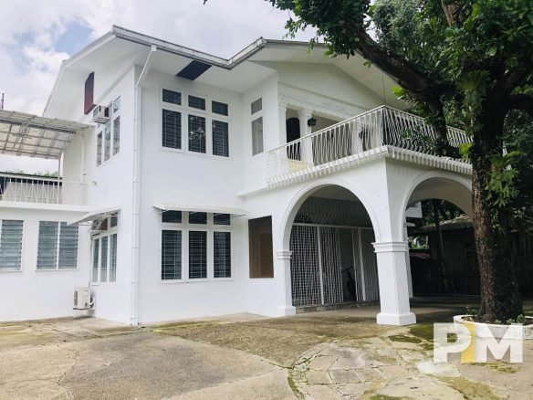 House for rent suitable for office in Mayangone