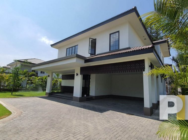 House with driveway - properties in Yangon
