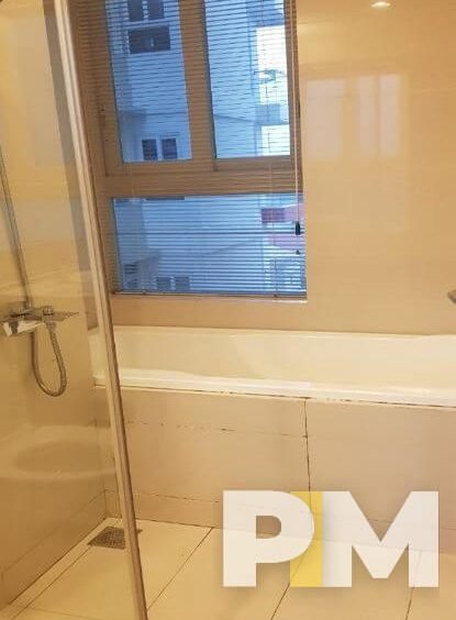 bathroom with bathtub - Condo for rent in Hlaing