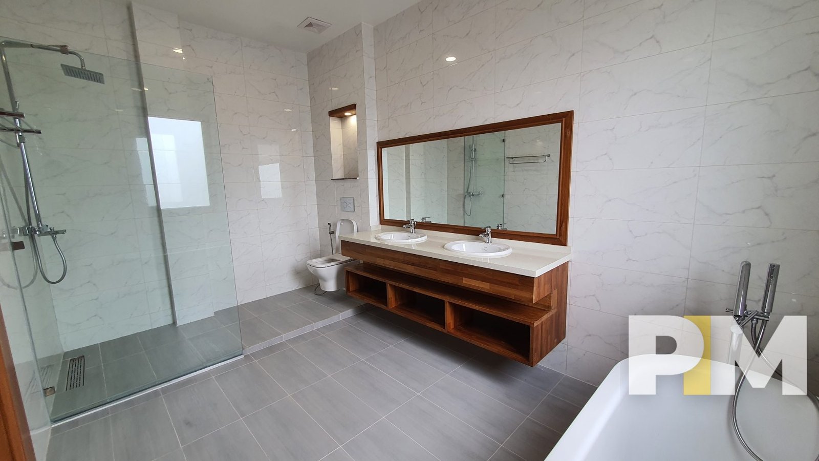 bathroom with bathtub - Myanmar Property