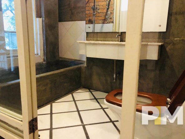bathroom with bathtub - Myanmar Property