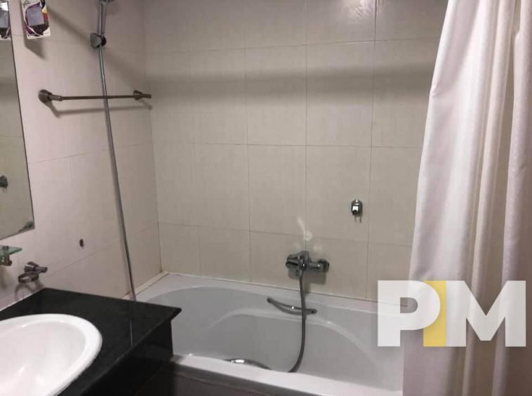 bathroom with bathtub - Rent in Yangon