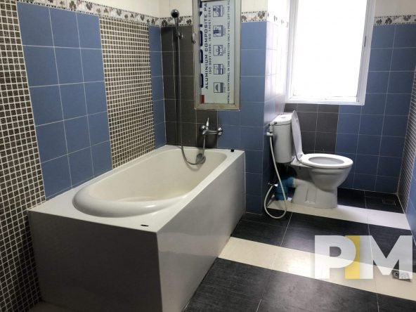 bathroom with bathtub - Rent in Yangon