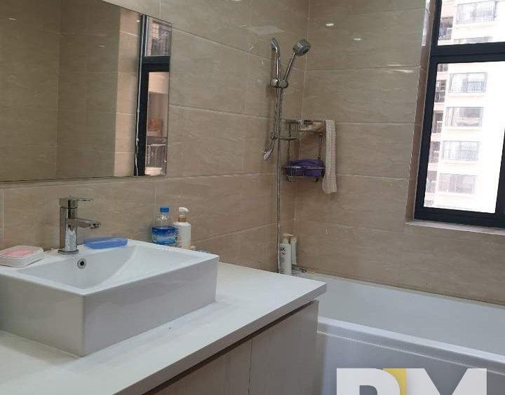 bathroom with bathtub - Rent in Yangon