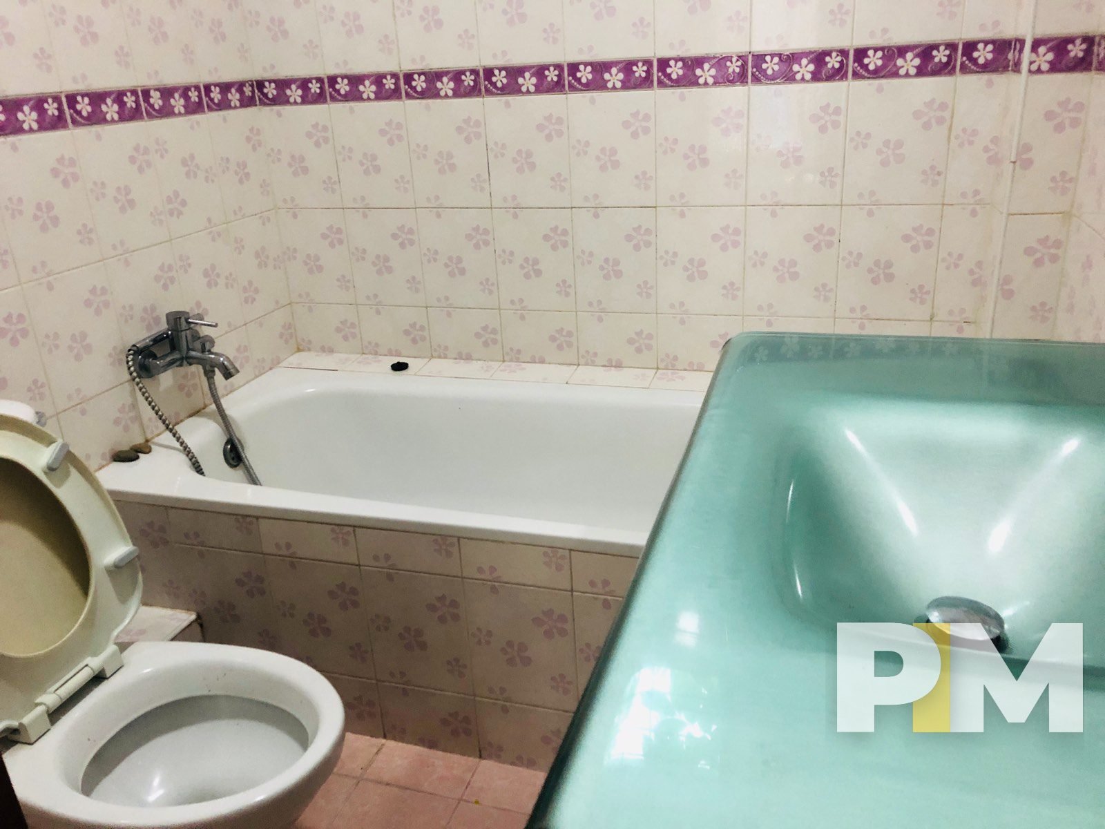 bathroom with bathtub - properties in Yangon