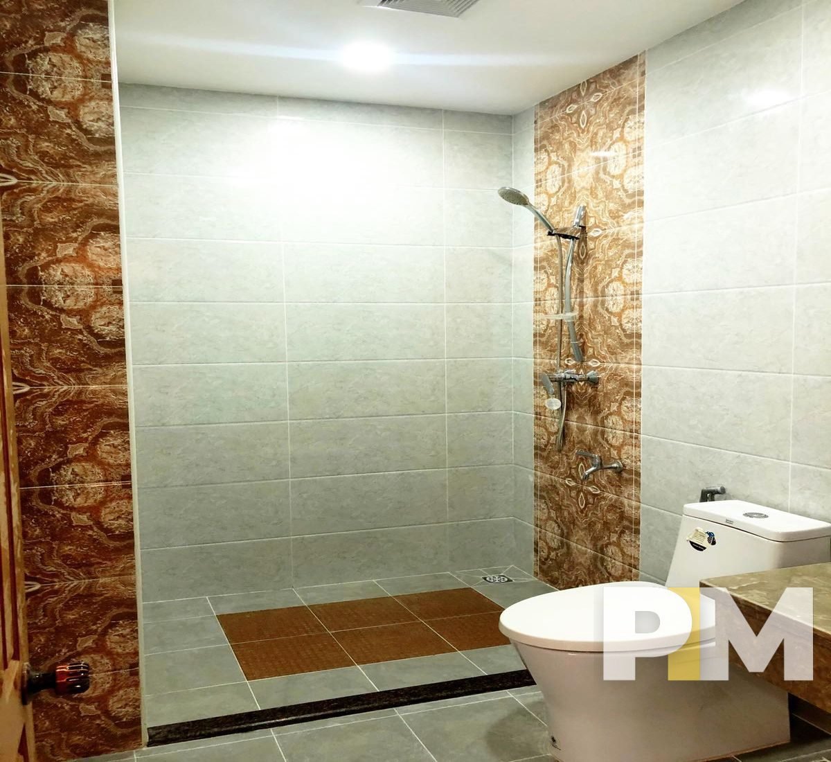 bathroom with tub - Myanmar Property