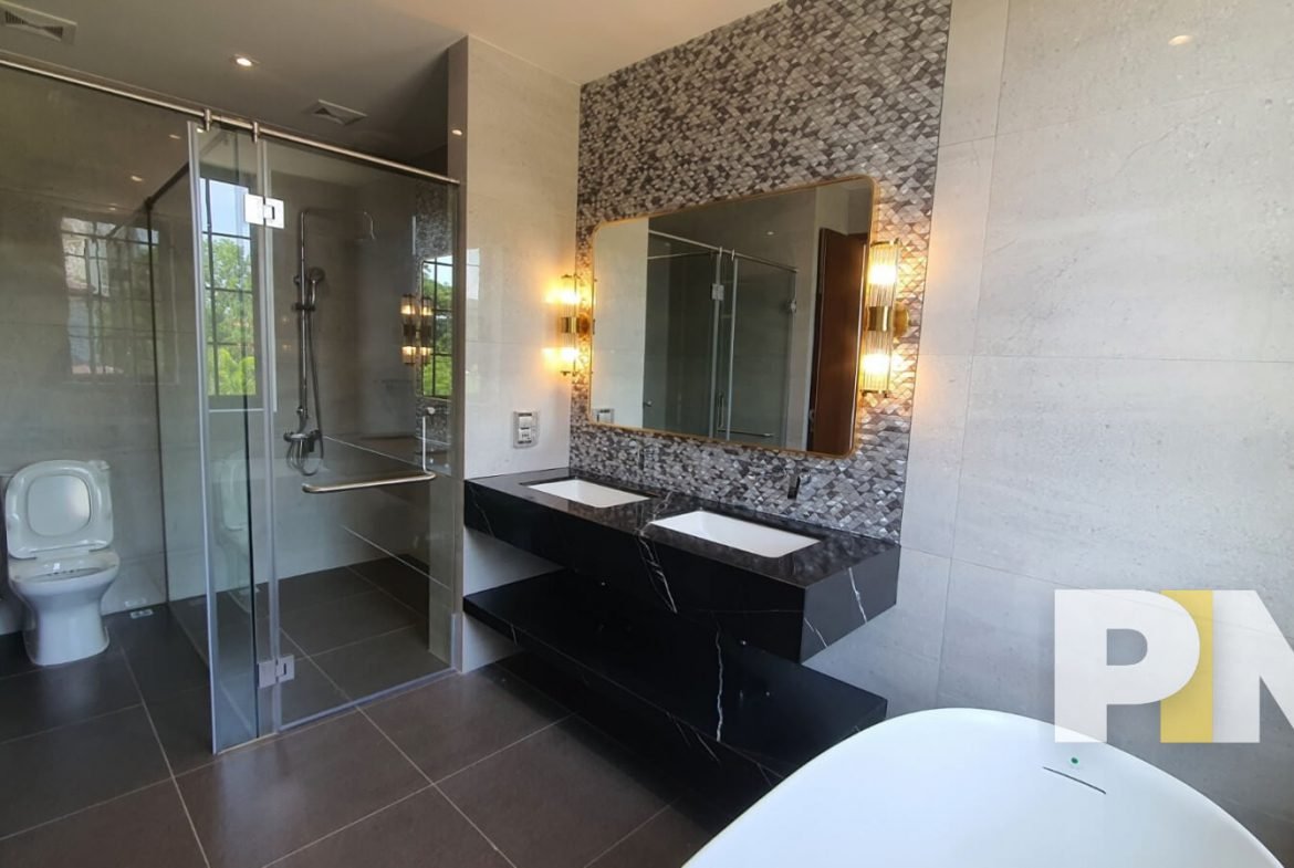 bathroom with tub - Rent in Myanmar