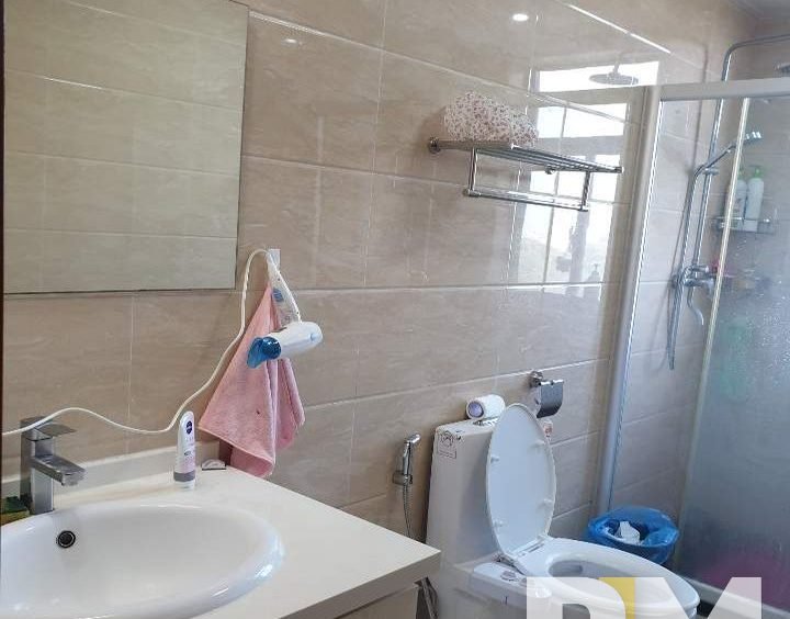 bathroom with tub - Rent in Yangon